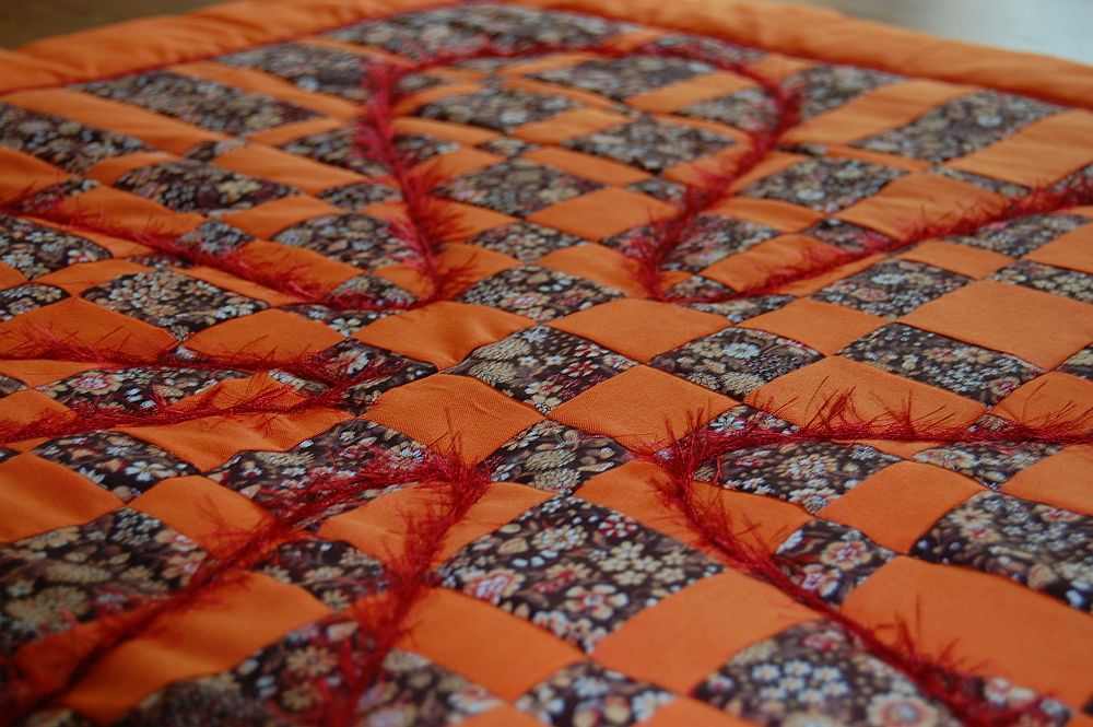 Barna-narancs virágos foltvarrás falikép